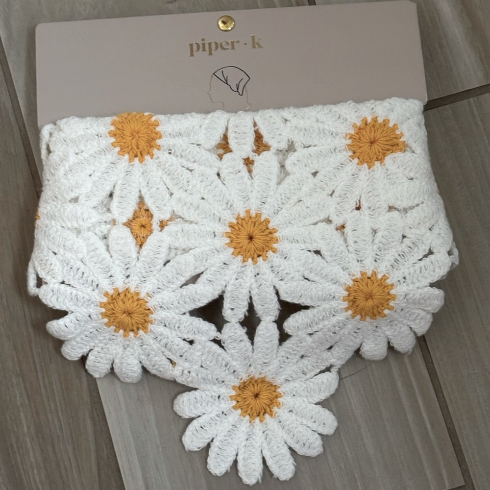 NWT Piper K daisy crochet hair scarf